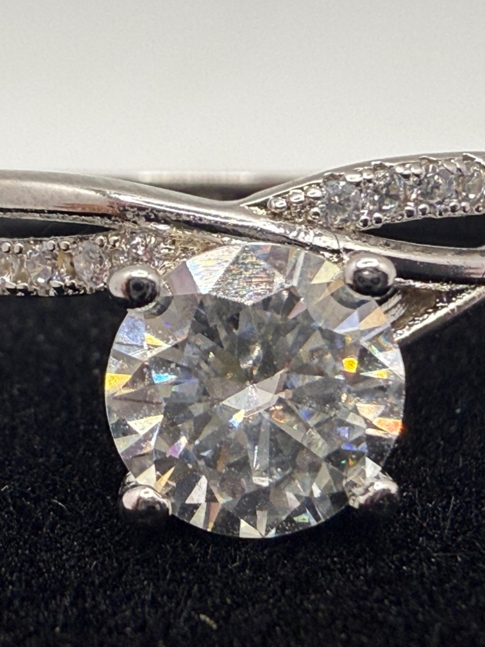 COUTURE ROUND CUT MOISSANITE RING! (SIZE 7) - Picture 8 of 16